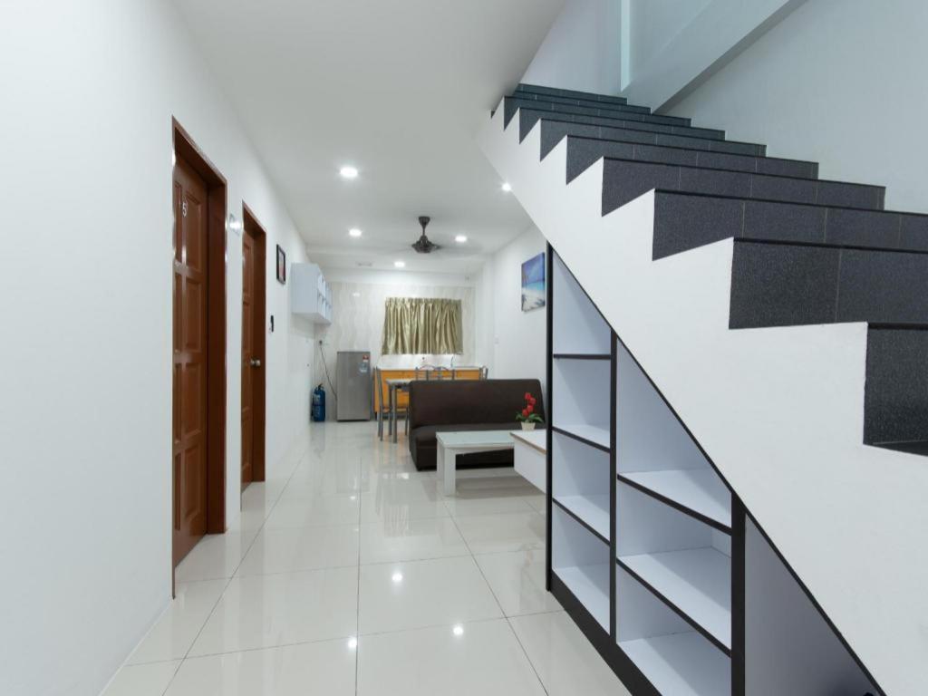 Oyo 44011 Weng Bee Guest House Kota Kinabalu Buitenkant foto