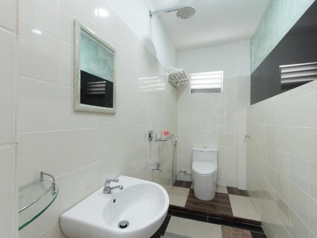 Oyo 44011 Weng Bee Guest House Kota Kinabalu Buitenkant foto