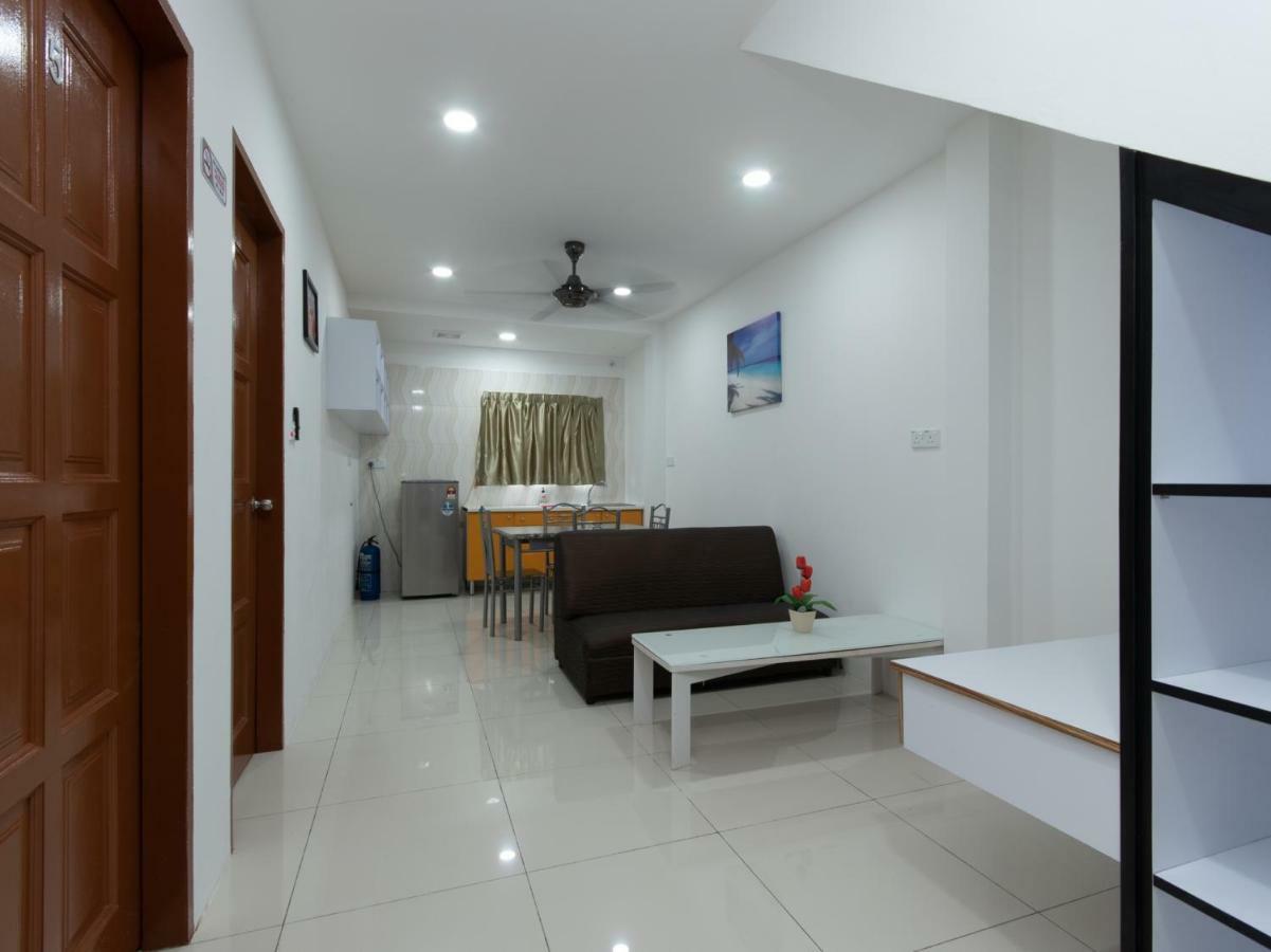 Oyo 44011 Weng Bee Guest House Kota Kinabalu Buitenkant foto