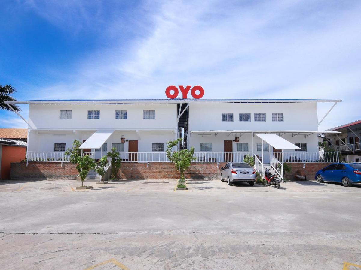 Oyo 44011 Weng Bee Guest House Kota Kinabalu Buitenkant foto