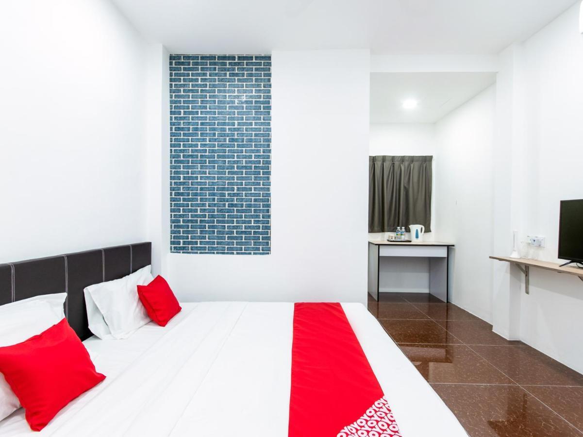 Oyo 44011 Weng Bee Guest House Kota Kinabalu Buitenkant foto