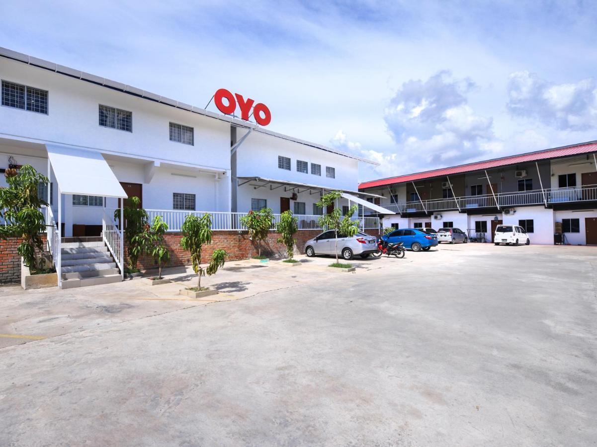Oyo 44011 Weng Bee Guest House Kota Kinabalu Buitenkant foto