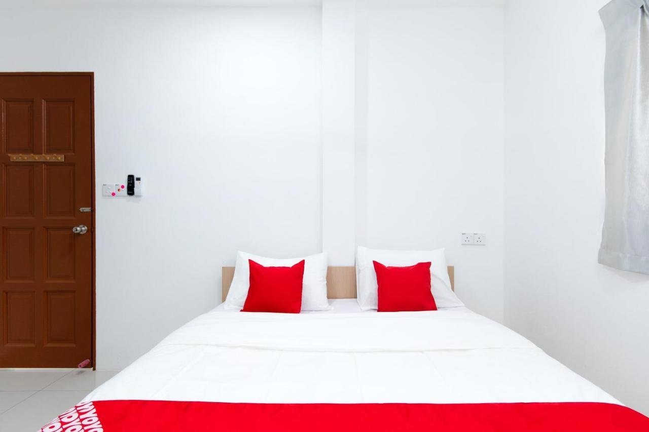 Oyo 44011 Weng Bee Guest House Kota Kinabalu Buitenkant foto